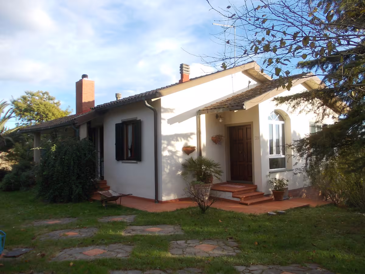 Esterno 1